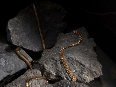 The Benefits of Investing in Gold Jewellery in 2024